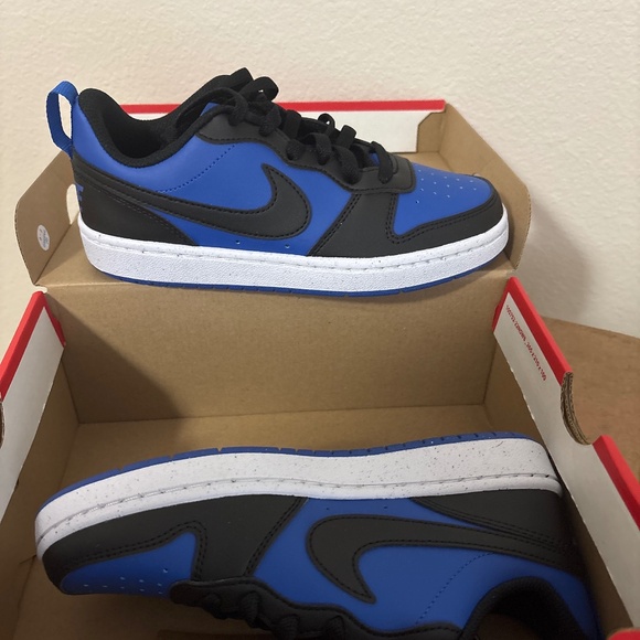 Nike Other - Size 4y Nike dunks
